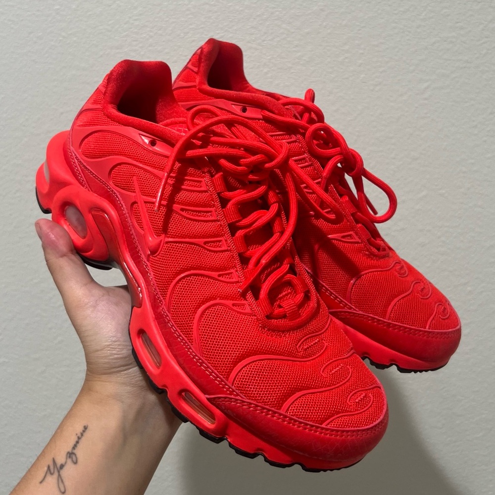 Women’s AirMax Plus in a size 6